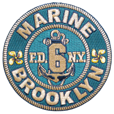 FDNY - Marine Company 06 Abzeichen der Marinefeuerwehr Brooklyn, F.D. 6 NY, mit Anker und dekorativen Elementen.