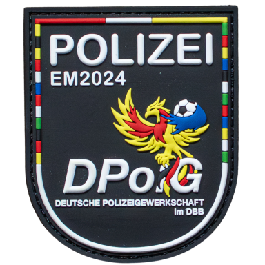 Abzeichen mit dem Text "POLIZEI EM2024" und einem Fußball spielenden Adler.