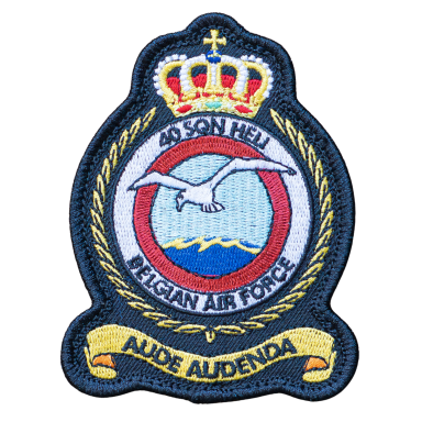 Abzeichen der belgischen Luftwaffe mit einem Möwenmotiv und dem Schriftzug "Aude Audenda".