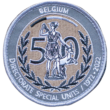 Abzeichen der belgischen Direktion für Sondereinheiten mit der Zahl 50 und einer Figur.