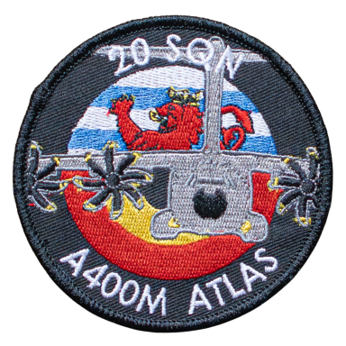 Abzeichen des 20. Geschwaders mit A400M Atlas und stilisiertem Löwen.