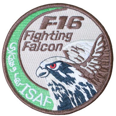 Abzeichen mit F-16, kämpfender Falke, ISAF-Logo in grün und beige.