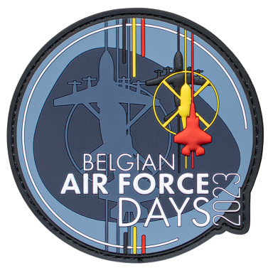 Rundes Abzeichen mit den Worten "Belgian Air Force Days 2023" und einem Flugzeugmotiv.