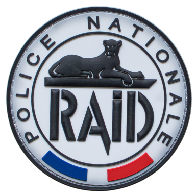 Abzeichen der französischen Polizei (Police Nationale) mit dem Schriftzug "RAID" und einem Panther.